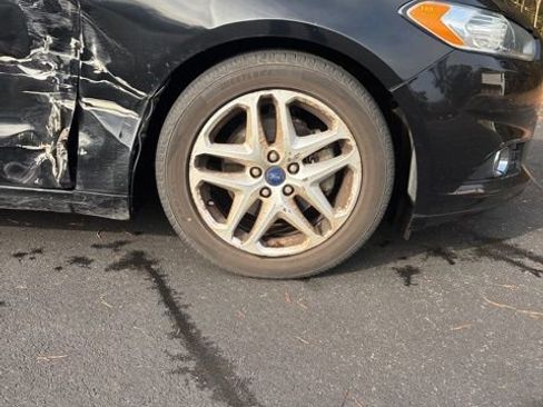 Used 2016 Ford Fusion SE w/ Equipment Group 202A image 24