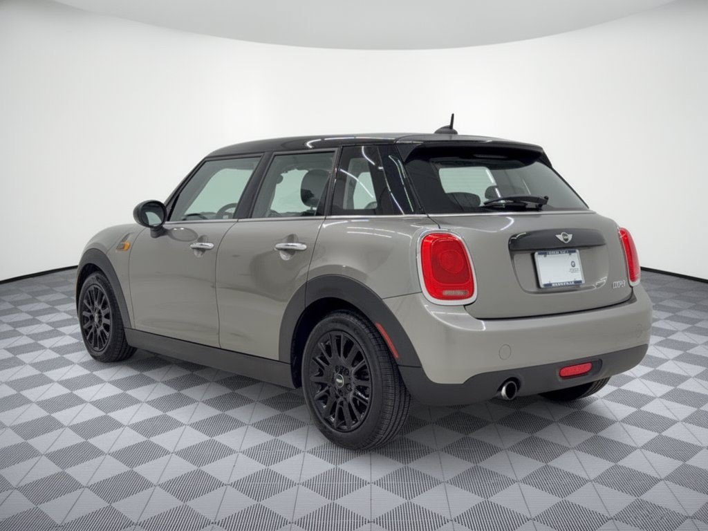Used 2017 MINI Cooper 4-Door Hardtop FWD image 3