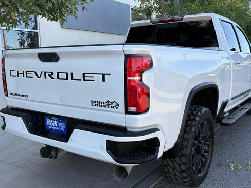 Used 2024 Chevrolet Silverado 2500 High Country w/ LPO, Dark Essentials Package AWD/4WD image 9