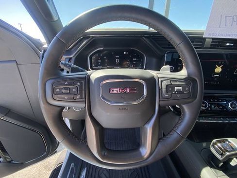 Used 2022 GMC Sierra 1500 AT4 w/ AT4 Premium Package AWD/4WD image 14
