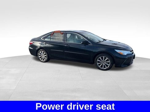 Used 2015 Toyota Camry XLE w/ Moonroof Package image 8