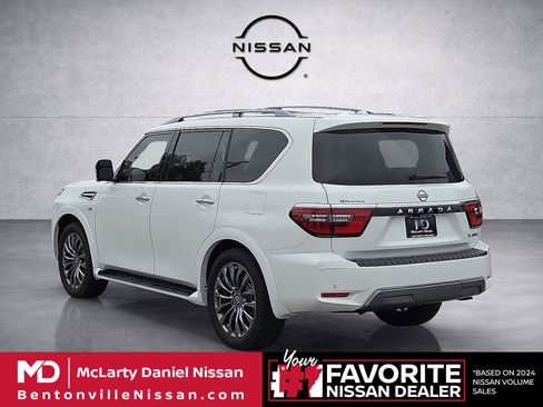 Used 2022 Nissan Armada Platinum w/ Captain's Chairs Package AWD/4WD image 4