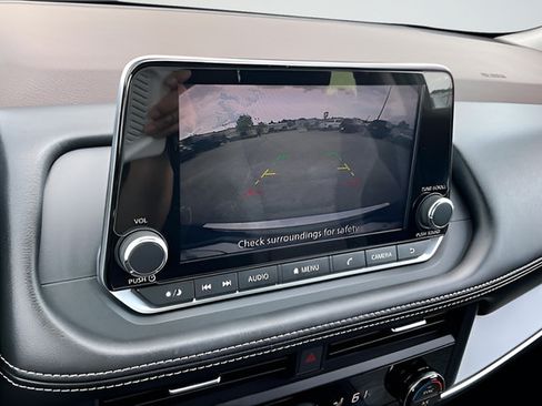 Certified 2023 Nissan Rogue SV FWD image 13