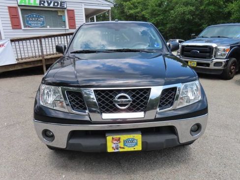 Used 2011 Nissan Frontier SV w/ SV Premium Utility Pkg AWD/4WD image 3