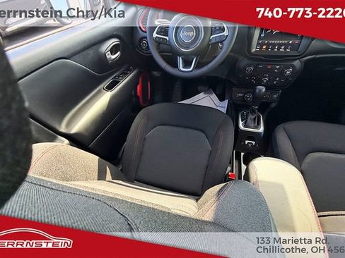 Used 2023 Jeep Renegade Trailhawk AWD/4WD image 22