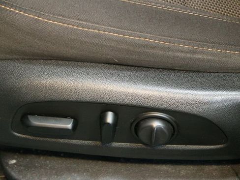 Used 2020 Chevrolet Traverse LT w/ Driver Confidence II Package image 21