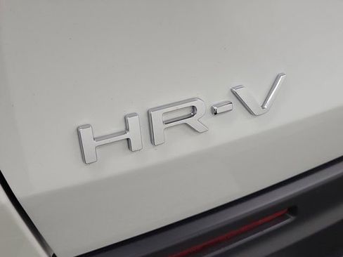 Certified 2025 Honda HR-V LX image 8