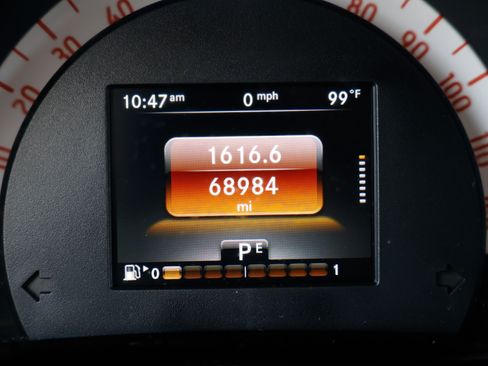 Used 2017 smart fortwo Proxy RWD image 39