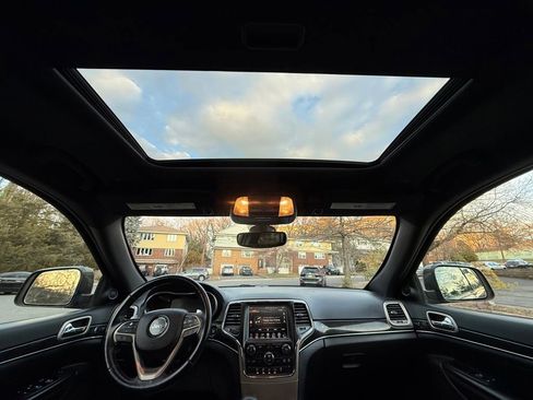 Used 2017 Jeep Grand Cherokee Limited 75th Anniversary image 34