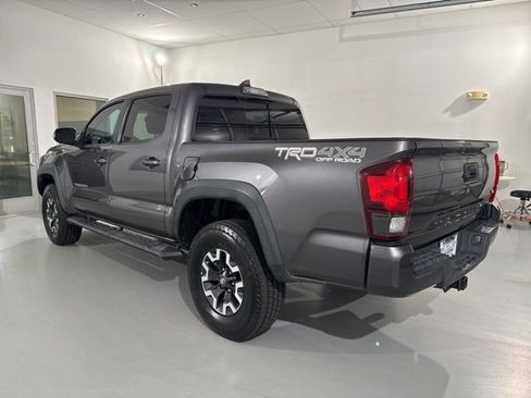 Used 2019 Toyota Tacoma TRD Off-Road w/ Technology Package AWD/4WD image 6