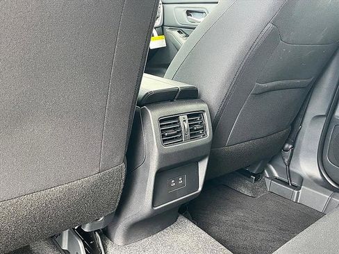 Used 2026 Nissan Rogue SV FWD image 24