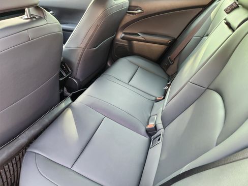 Used 2025 Lexus UX 300h FWD image 37