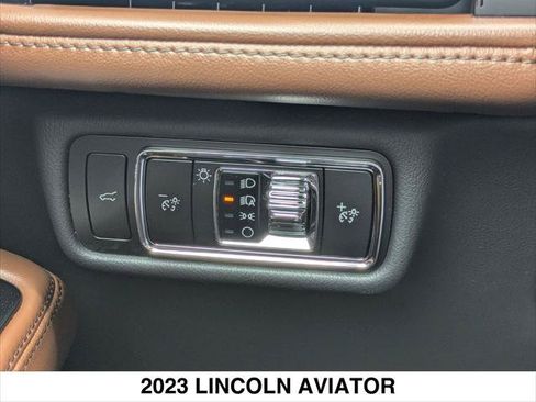 Certified 2023 Lincoln Aviator Reserve RWD image 19