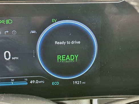 Used 2026 Hyundai Elantra Limited FWD image 19