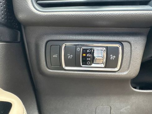 Used 2024 Lincoln Corsair AWD image 11