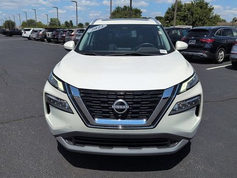 Used 2023 Nissan Rogue SV w/ SV Premium B Package FWD image 2