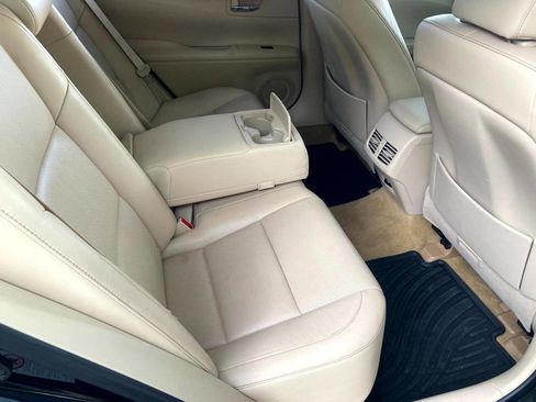 Used 2014 Lexus ES 350 w/ Luxury Package FWD image 13