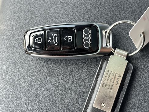 Used 2022 Audi Q7 3.0T Premium Plus w/ Premium Plus Package AWD/4WD image 36