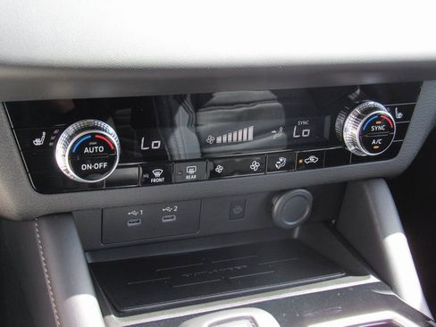 New 2025 Mitsubishi Outlander SE image 20