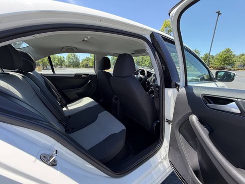 Used 2017 Volkswagen Jetta S FWD image 14