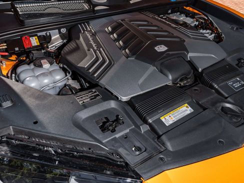 Used 2022 Lamborghini Urus image 22