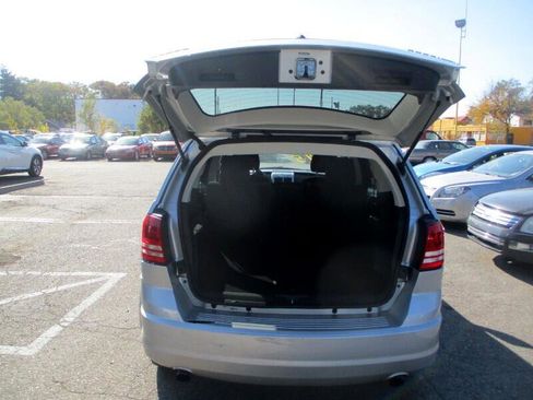 Used 2010 Dodge Journey SXT w/ Premium Convenience Group image 6