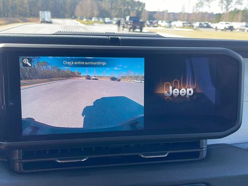 New 2025 Jeep Gladiator Willys image 19