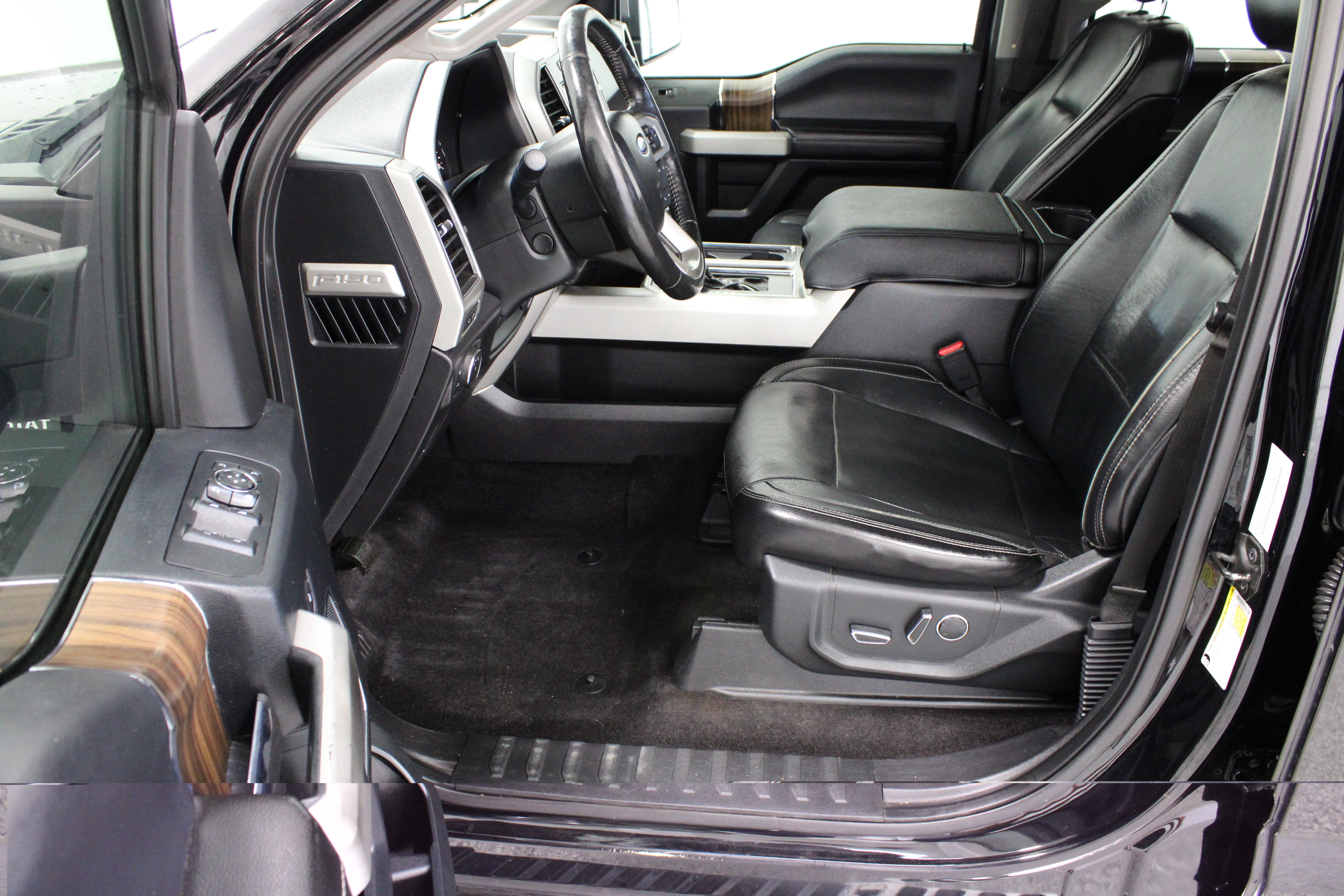 Used 2017 Ford F150 Lariat w/ Equipment Group 502A Luxury RWD image 16