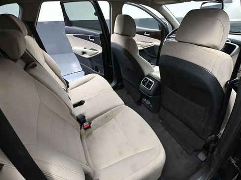 Used 2017 Kia Sorento LX w/ LX Convenience Package AWD/4WD image 41