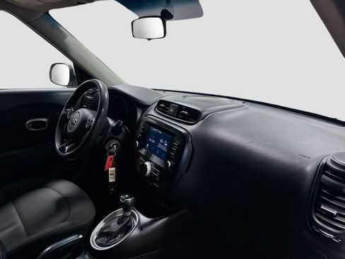Used 2019 Kia Soul w/ Convenience Package FWD image 17