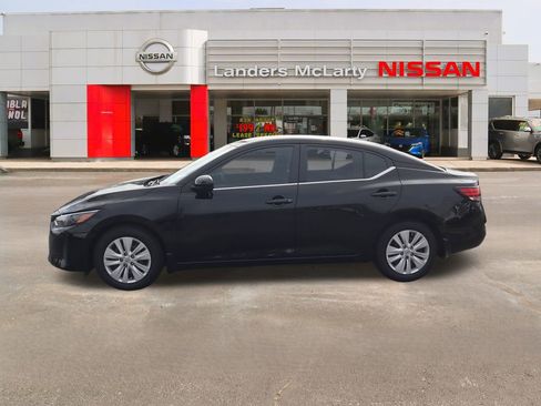 Used 2025 Nissan Sentra S image 6