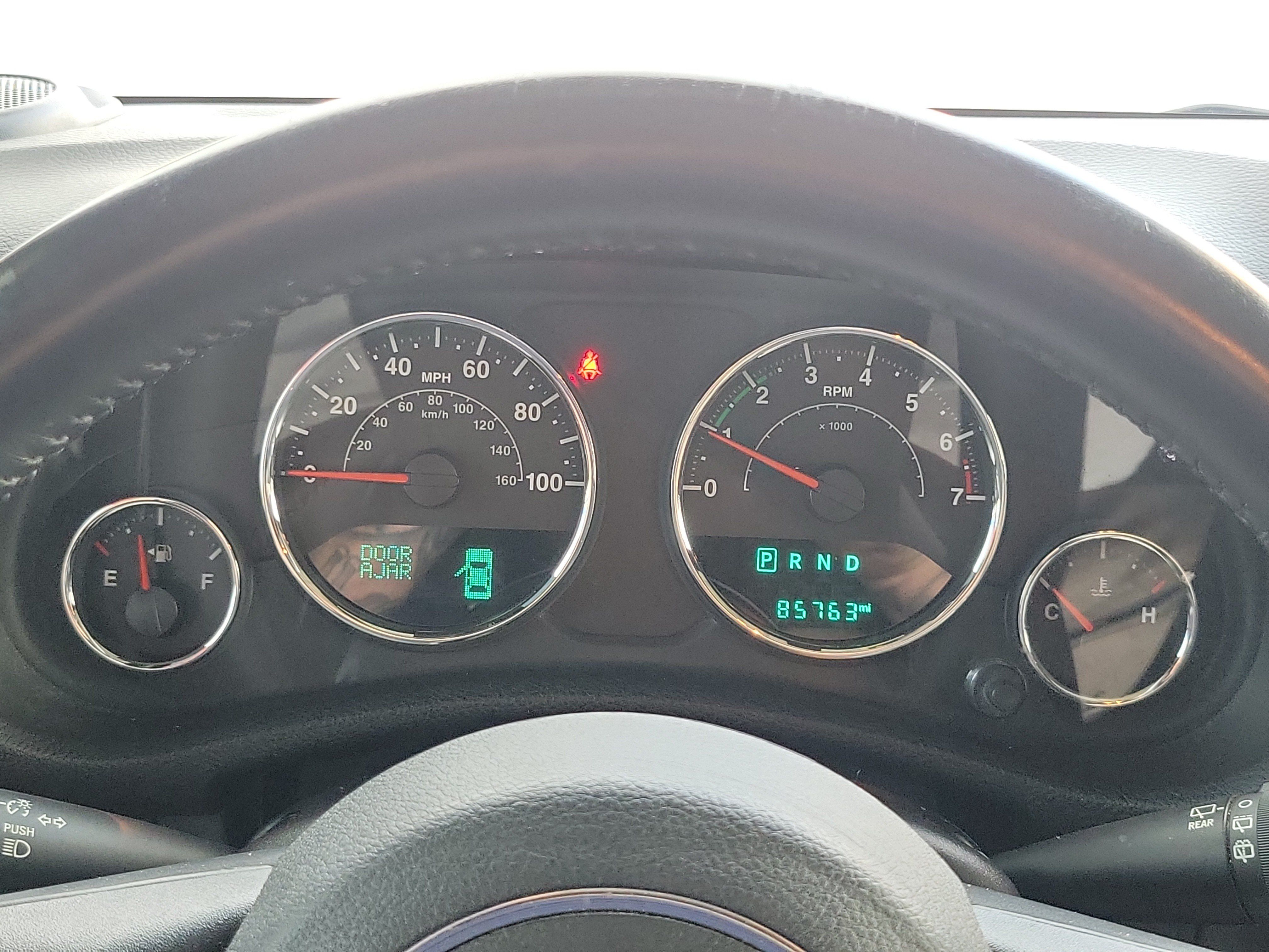 Used 2017 Jeep Wrangler Unlimited Sahara w/ Dual Top Group AWD/4WD image 18