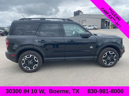 Used 2024 Ford Bronco Sport Outer Banks w/ Tech Package image 2