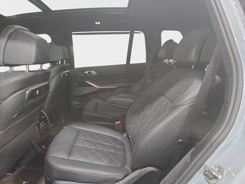 Certified 2024 BMW X7 xDrive40i w/ M Sport Package AWD/4WD image 17