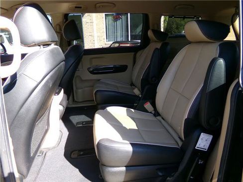 Used 2015 Kia Sedona SX image 5
