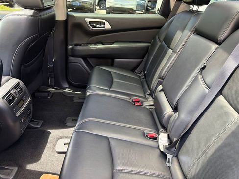 Used 2019 Nissan Pathfinder Platinum FWD image 33