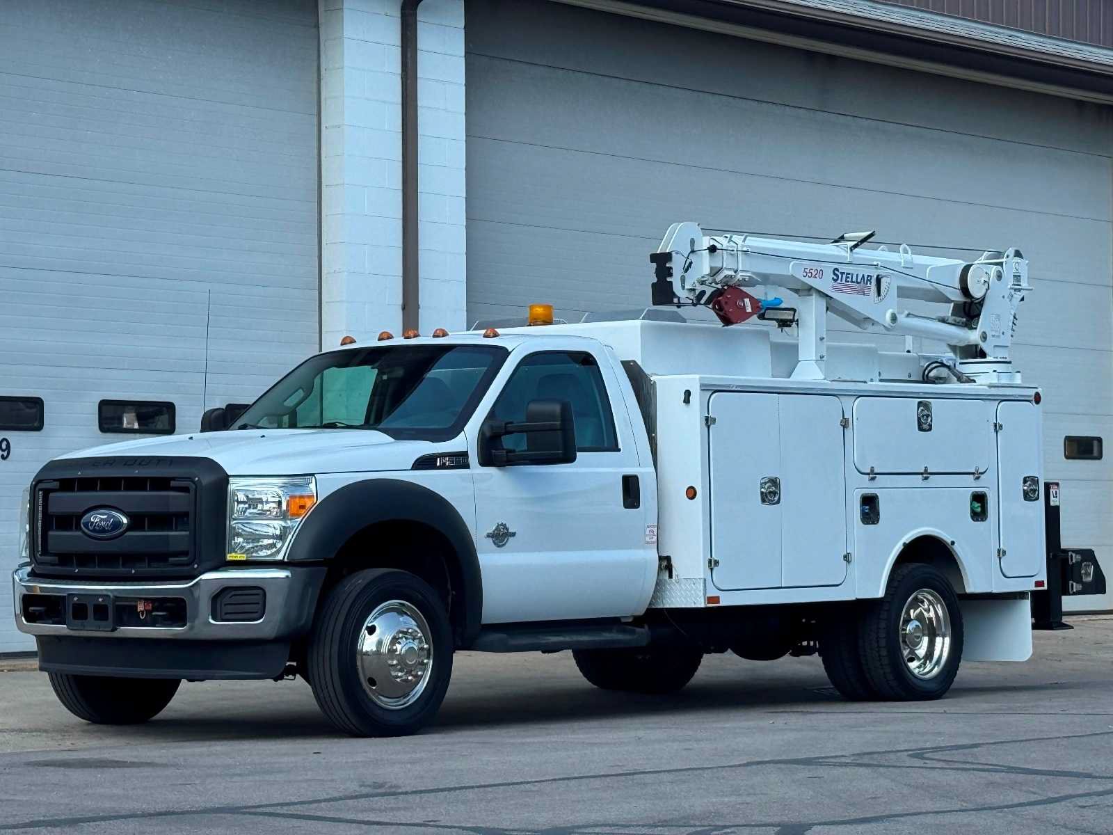 Used 2015 Ford F550 2WD Regular Cab Super Duty image 1