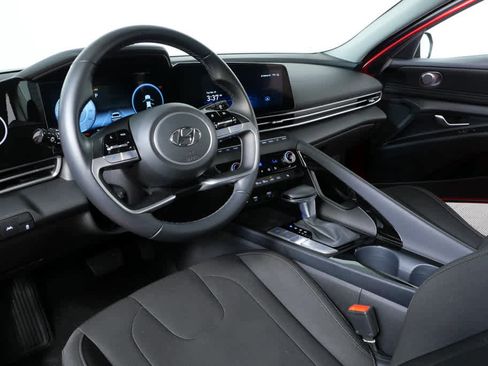 Certified 2023 Hyundai Elantra SEL w/ Convenience Package image 4