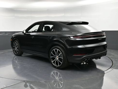 Certified 2025 Porsche Cayenne E-Hybrid Coupe AWD/4WD image 3