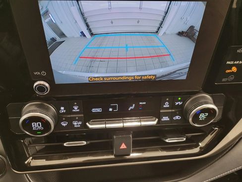 Used 2023 Toyota Highlander L image 15