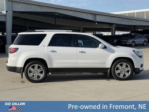 Used 2017 GMC Acadia Limited SLT image 3