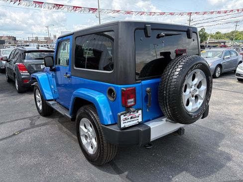 Used 2015 Jeep Wrangler Sahara w/ Connectivity Group AWD/4WD image 5