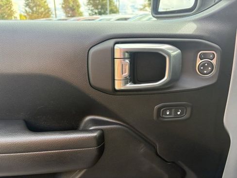 Used 2022 Jeep Gladiator Sport image 30