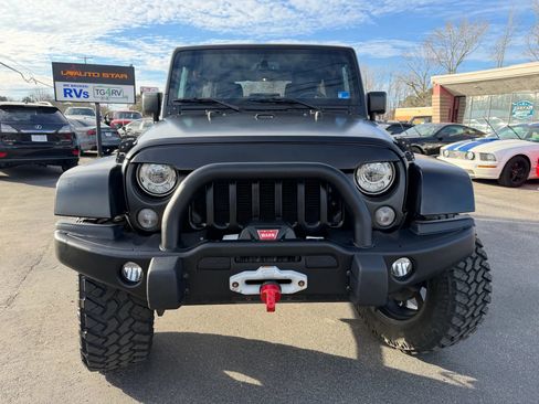 Used 2017 Jeep Wrangler Unlimited Sahara image 8