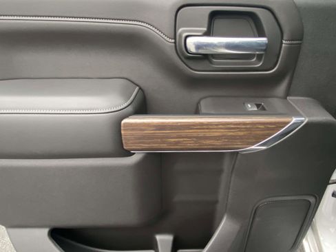 Used 2023 Chevrolet Silverado 2500 High Country w/ Z71 Off-Road Package image 13