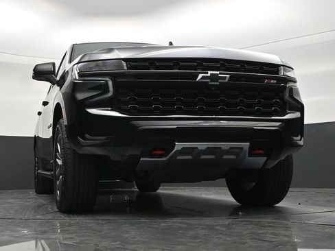 Used 2023 Chevrolet Suburban Z71 w/ Luxury Package AWD/4WD image 26