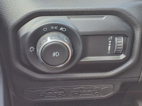 Used 2025 Jeep Wrangler Sport AWD/4WD image 15