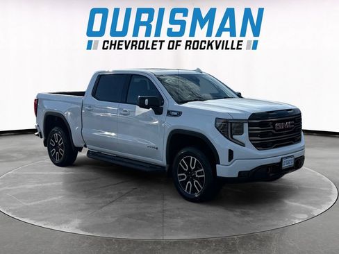 Used 2025 GMC Sierra 1500 AT4 w/ Technology Package AWD/4WD image 1