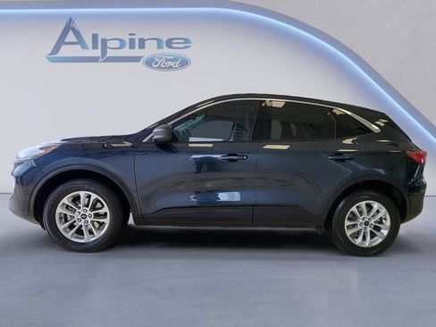 Used 2022 Ford Escape SE w/ Cold Weather Package image 2