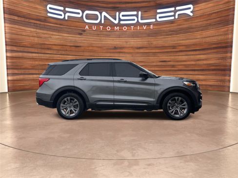 Used 2023 Ford Explorer XLT w/ Equipment Group 202A image 7